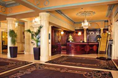 Buswells Hotel