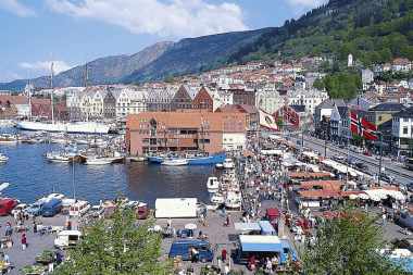 Fjorde und Hurtigruten