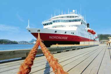 Jubiläumspreise! Bergen - Kirkenes - Bergen mit direktem Charterflug