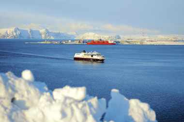 Hurtigruten-Winter-Spezial Kirkenes-Bergen, Flug nach Kirkenes/ von Bergen