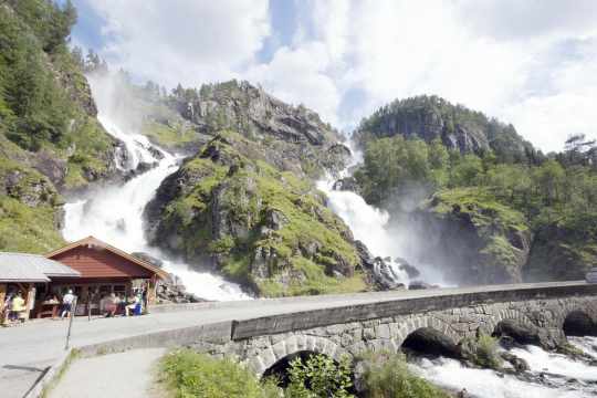 Låtefossen