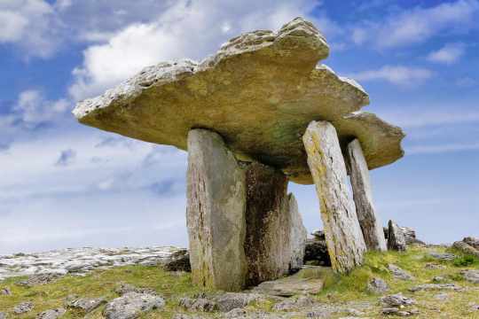 Poulnabrone Dolmen, Burren