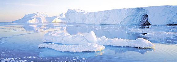 Eisberge in Grönlands atemberaubendem Eisfjord