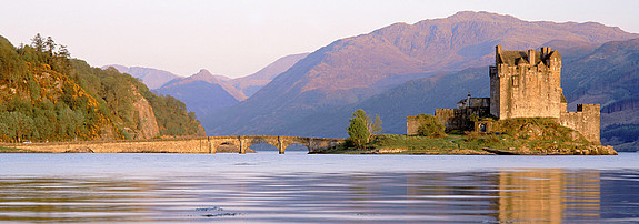 Eilean-Donan-Castle - unzählige prächtige Schlösser erwarten Sie auf Ihrer Schottland Reise.